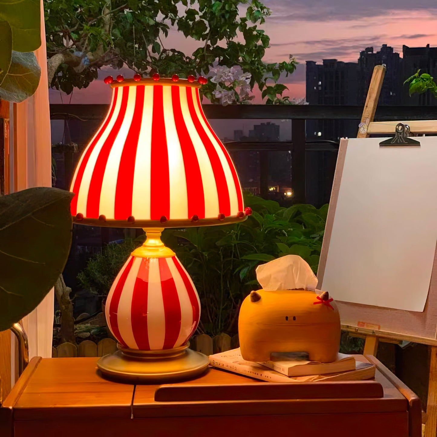 TroupGlow - Tafellamp met Circusinspiratie en Levendige Verlichting