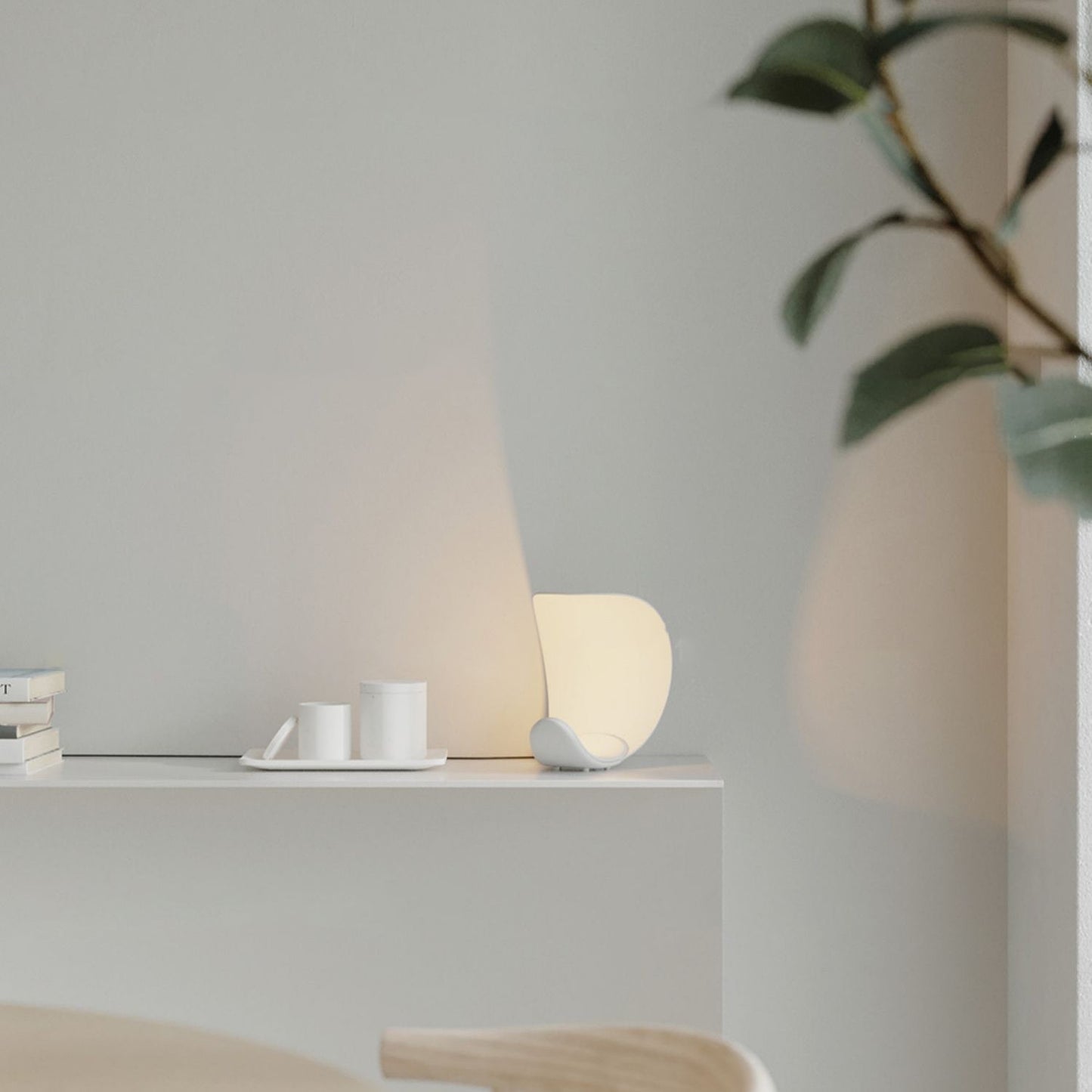 KrulLicht - Tafellamp met Elegante Bochten en Zacht Licht
