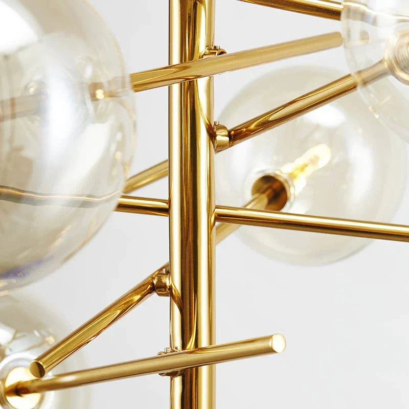 ChicLumen - Luxuriöser Glas-Kronleuchter für elegantes Wohnen