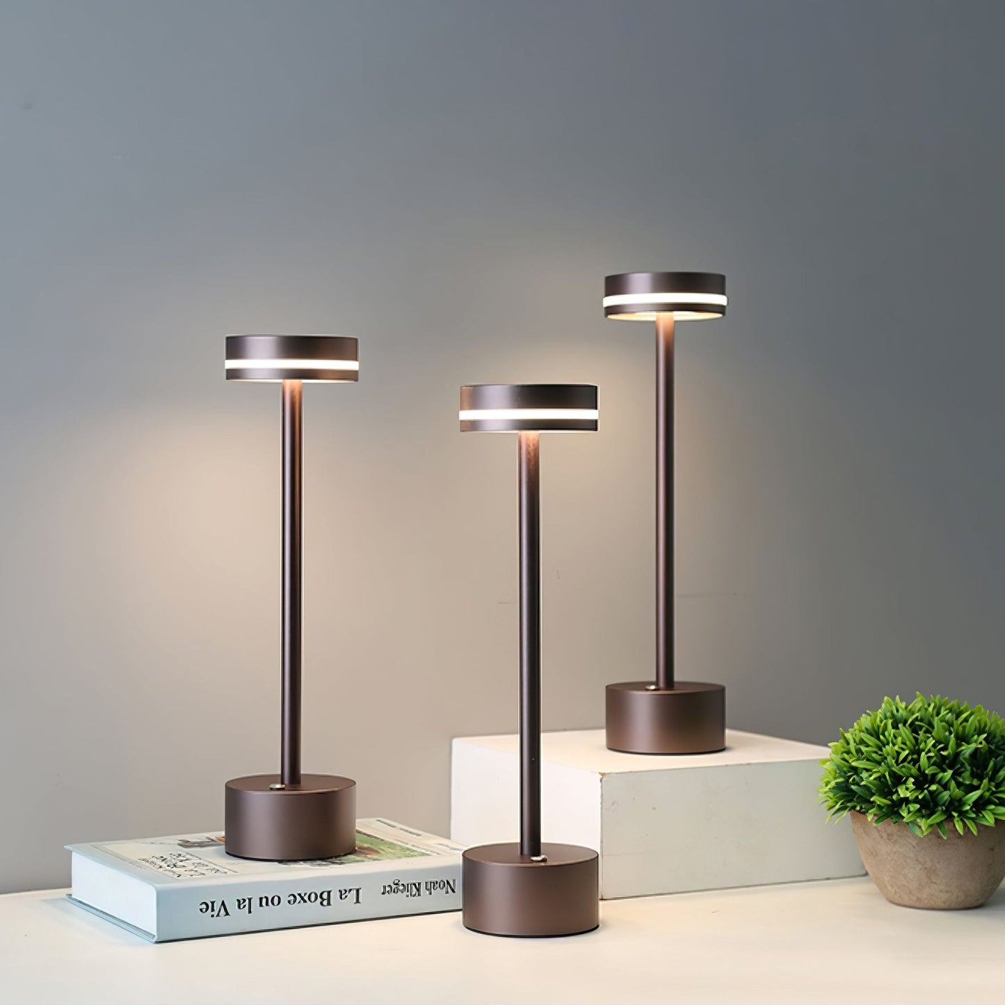 FunGloed - LED bordlampe med energisk design og behagelig belysning