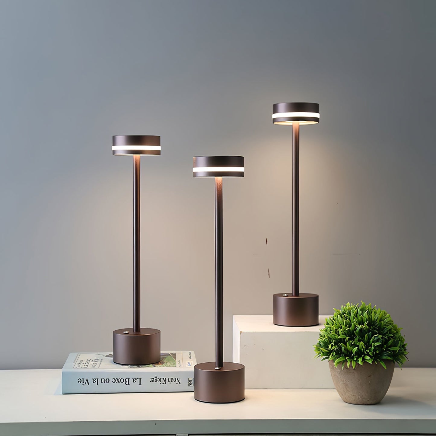 FunGloed - LED bordlampe med energisk design og behagelig belysning