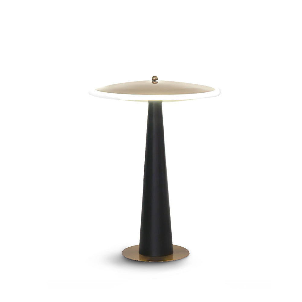 CopperBeat – Bordlampe med trommeform og kobberfinish