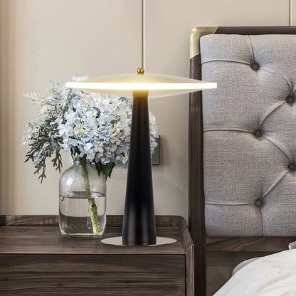 CopperBeat – Bordlampe med trommeform og kobberfinish