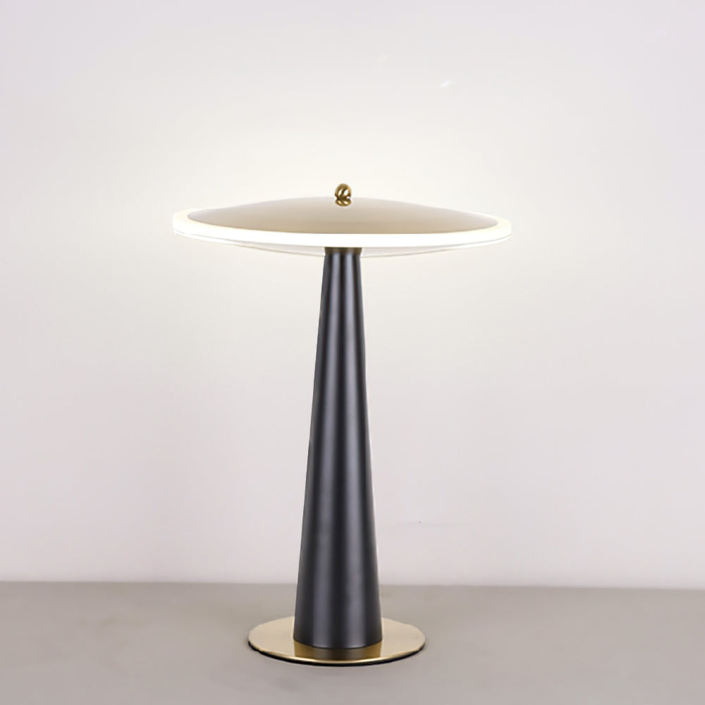 CopperBeat – Bordlampe med trommeform og kobberfinish