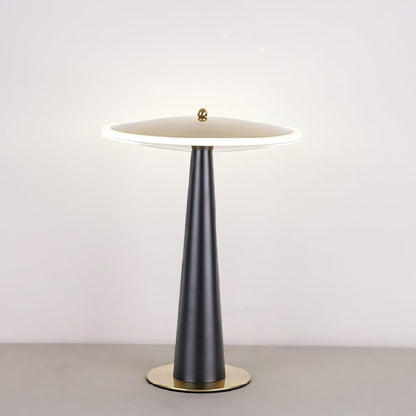 CopperBeat – Bordlampe med trommeform og kobberfinish