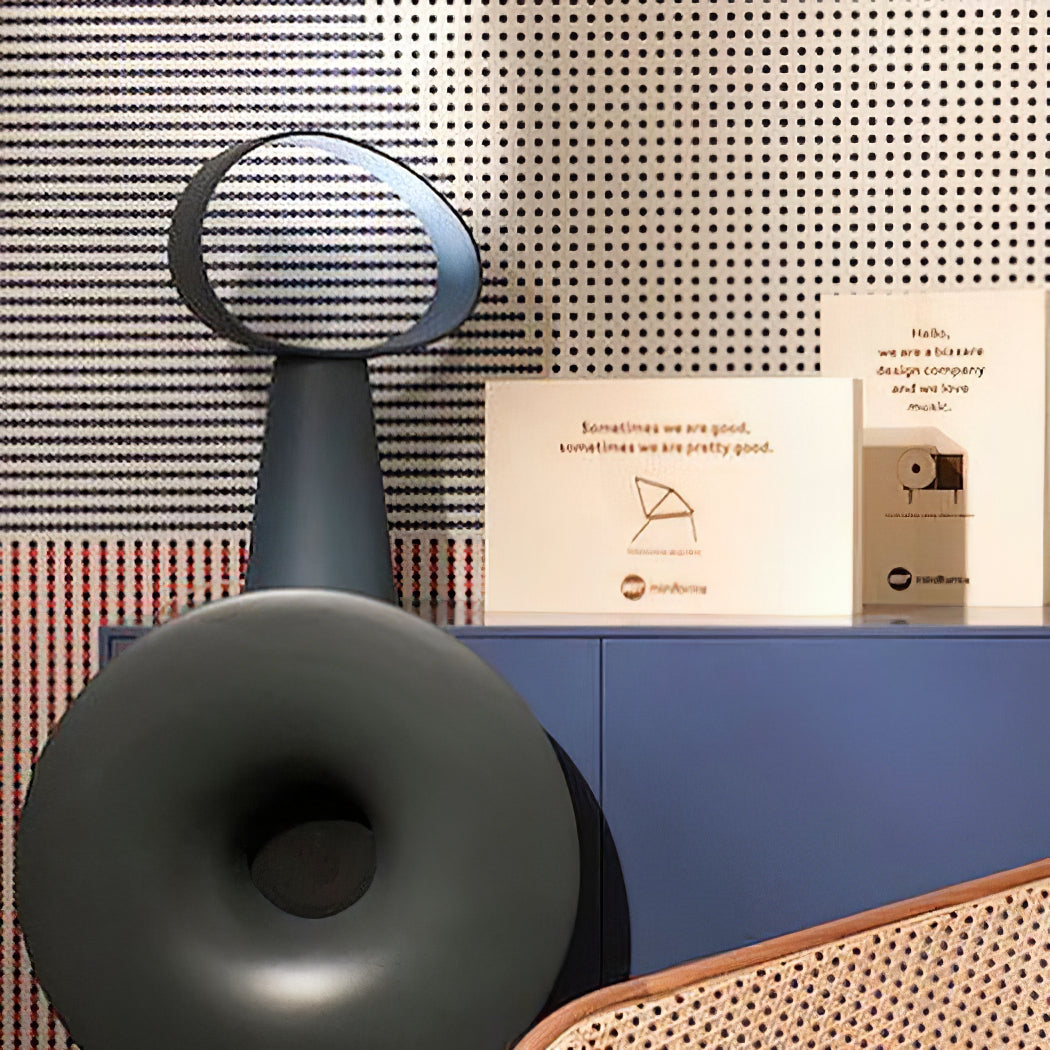 LuxeEclipse - Table Lamp with Sleek Design and Atmospheric Lighting