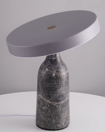 LuxeEddy - Bordlampe med elegant design og subtil lysfordeling
