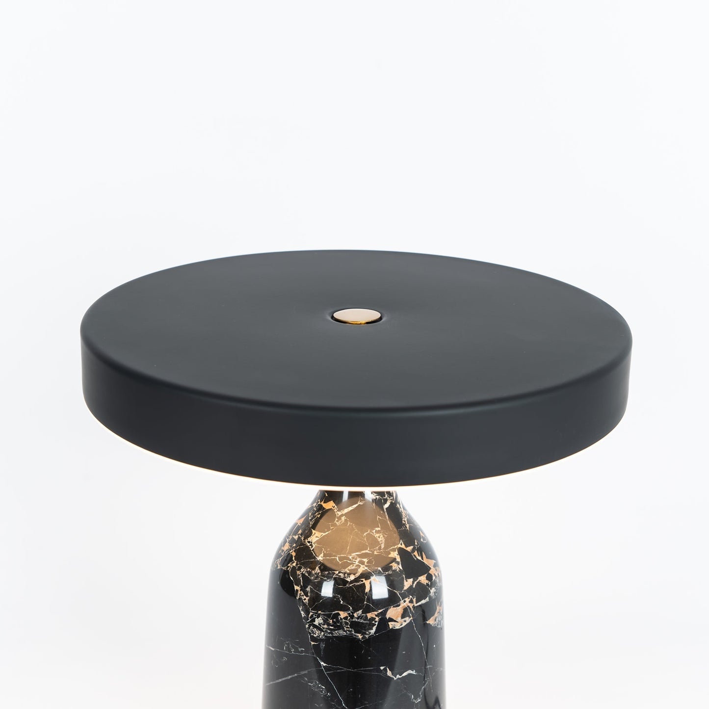 LuxeEddy - Bordlampe med elegant design og subtil lysfordeling