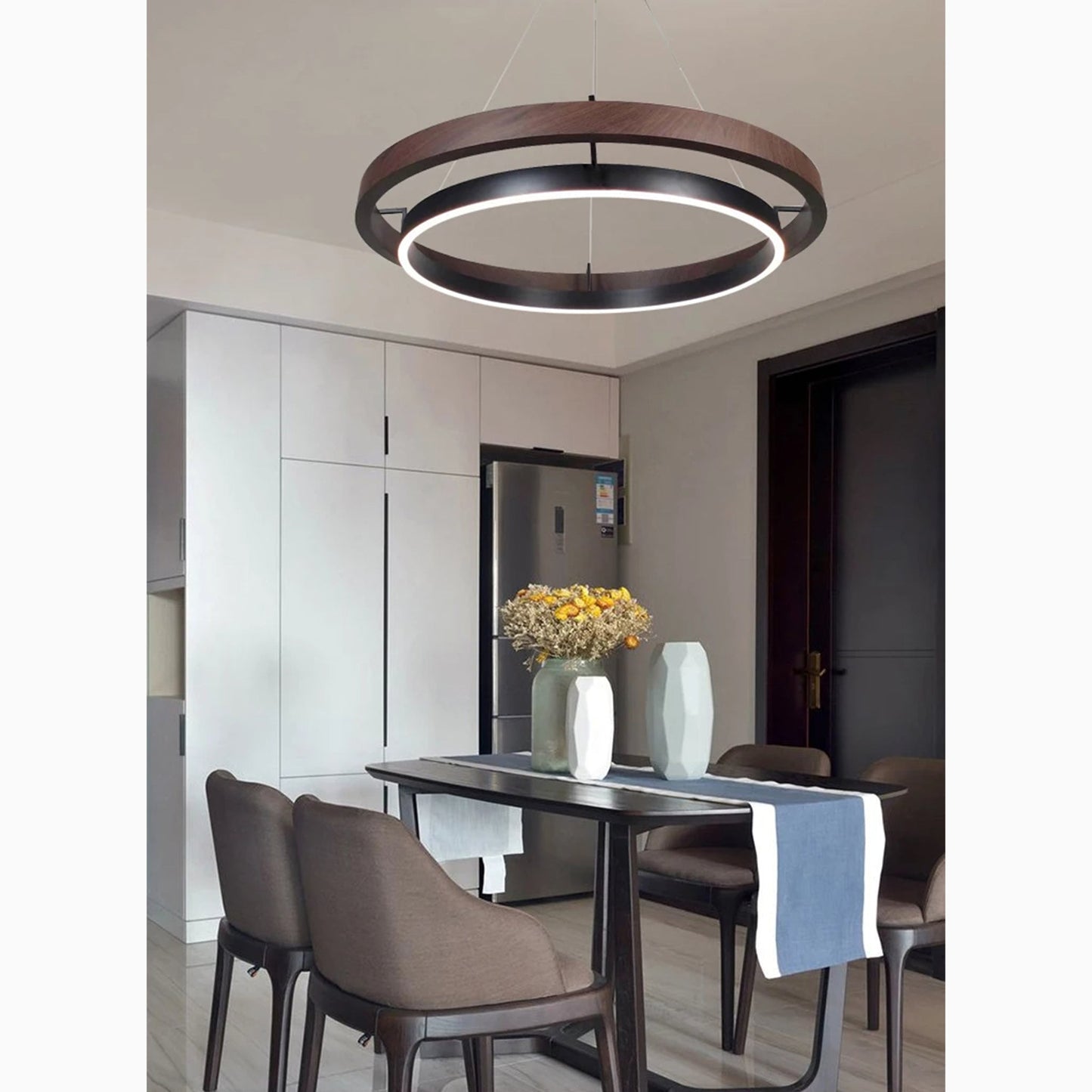 ModernGlow - Stilvolle Aluminium-Designlampe