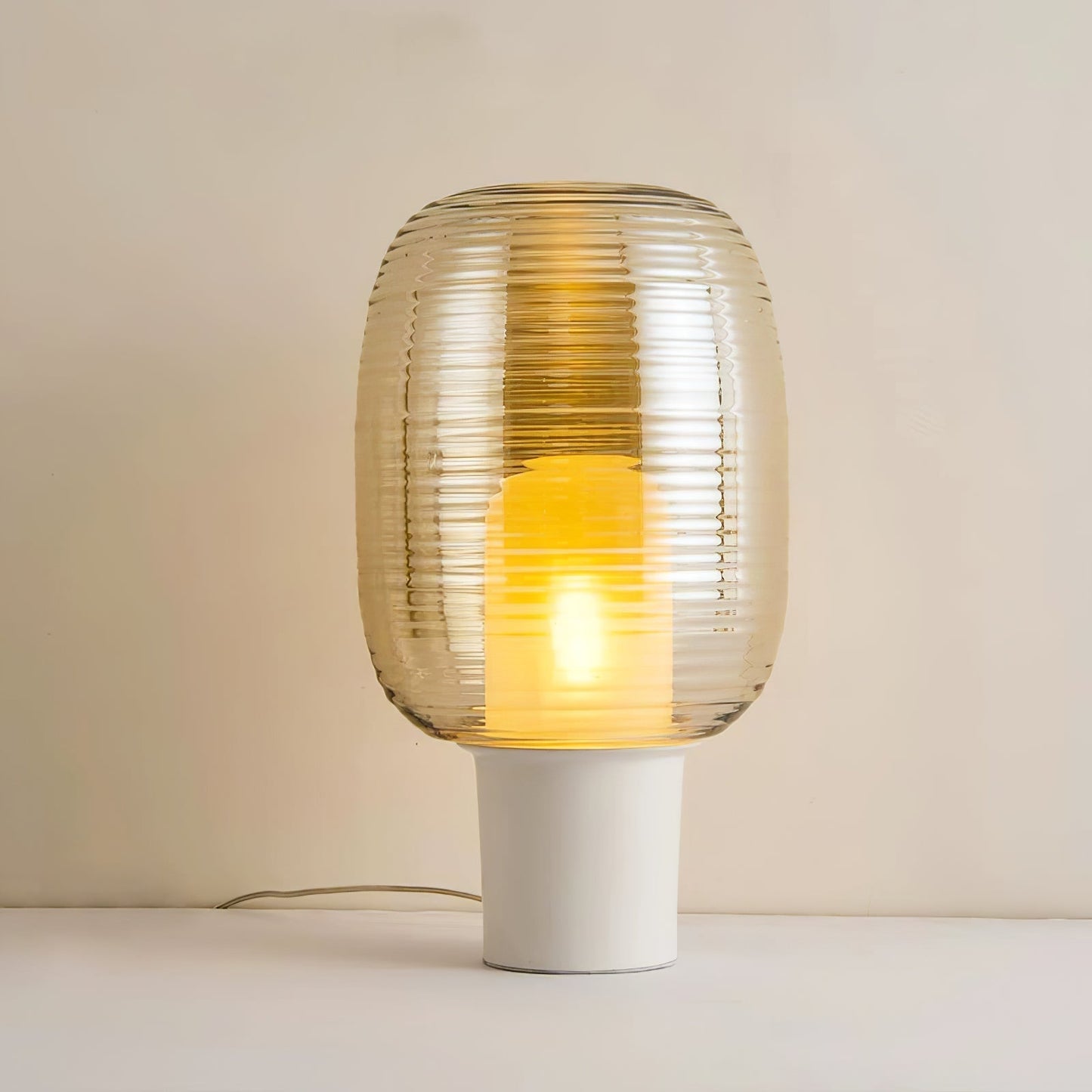 GhiaLuxe - Bordlampe med subtil elegance og behagelig atmosfære