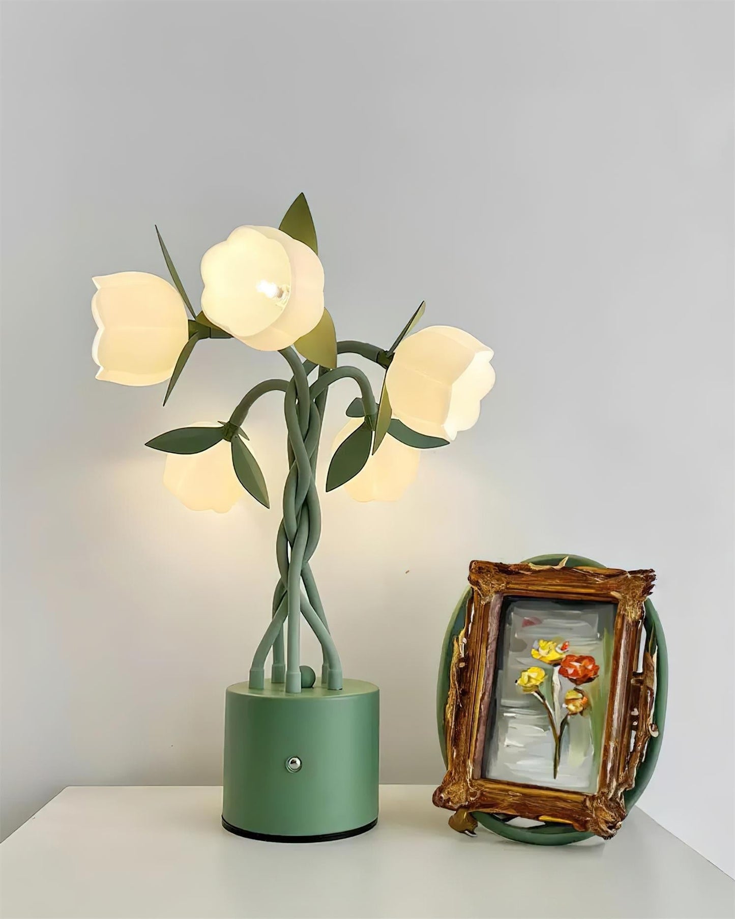 PetalLight - Elegant blomsterinspireret bordlampe