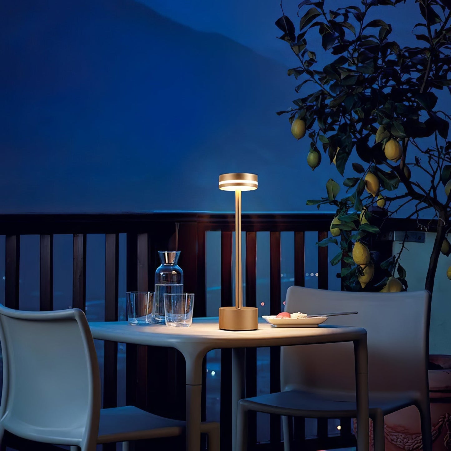 FunGloed - LED bordlampe med energisk design og behagelig belysning