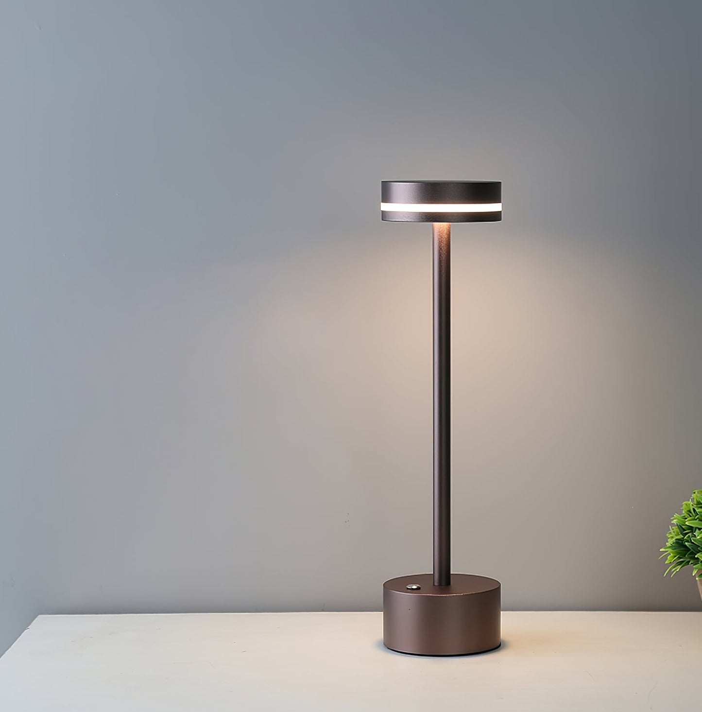 FunGloed - LED bordlampe med energisk design og behagelig belysning