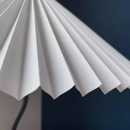 LichtPlissé - Table Lamp with Luxurious Pleated Shade and Wooden Base