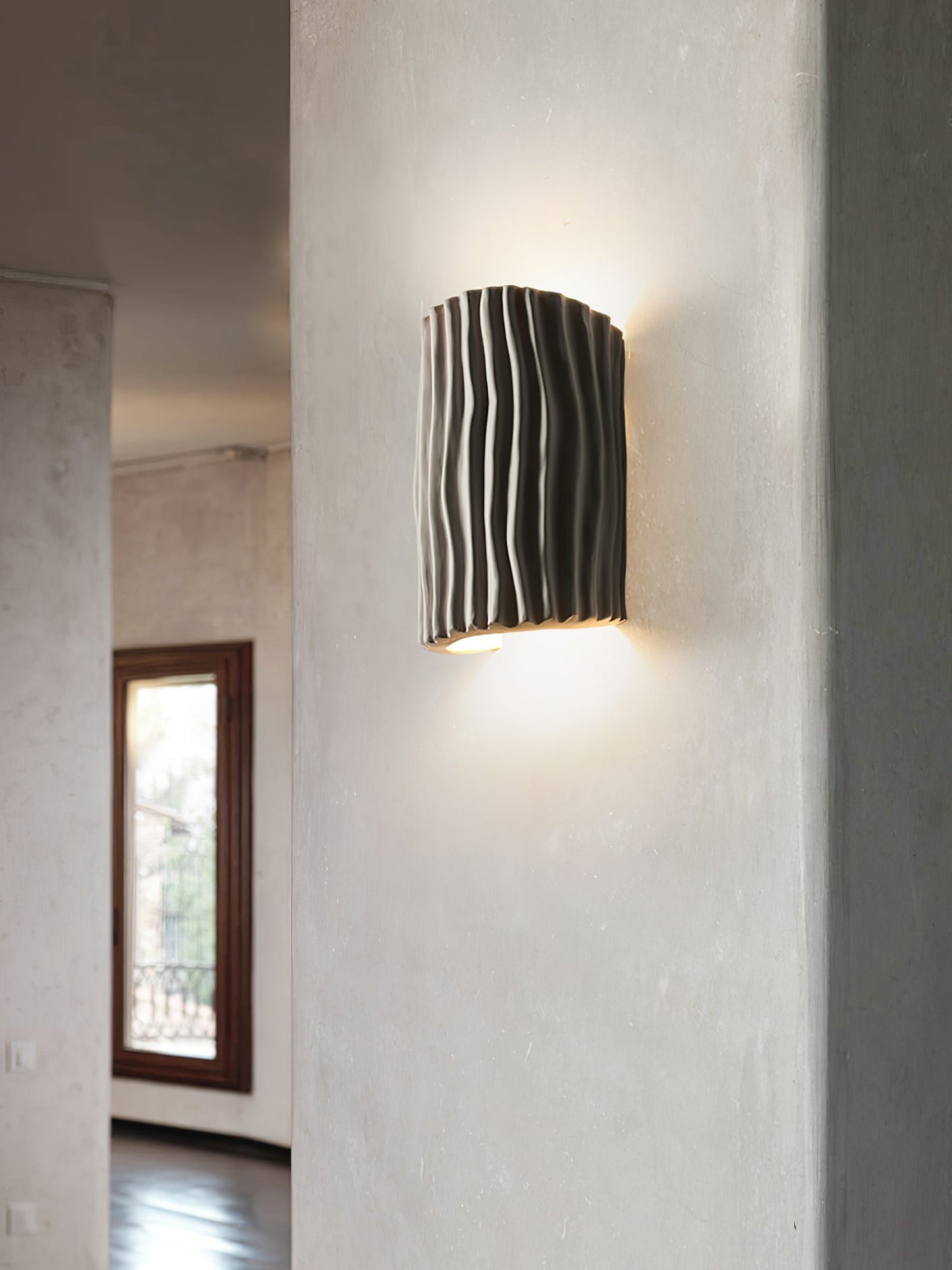 NordicCharm - Funktionale Harzwandlampe in Warmlicht