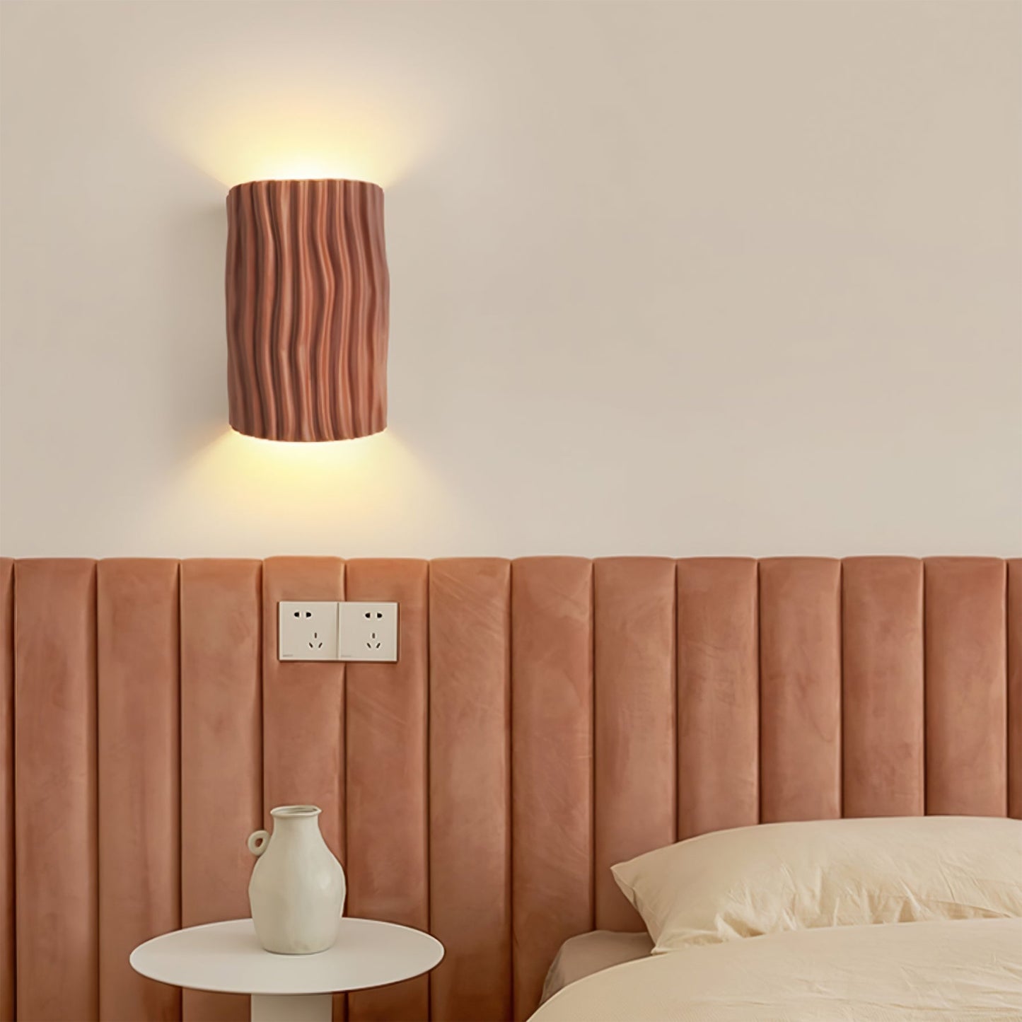 NordicCharm - Funktionale Harzwandlampe in Warmlicht