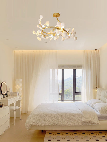 LuxeGingko - Deckenlampe mit Ginkgo-Design und subtiler Beleuchtung