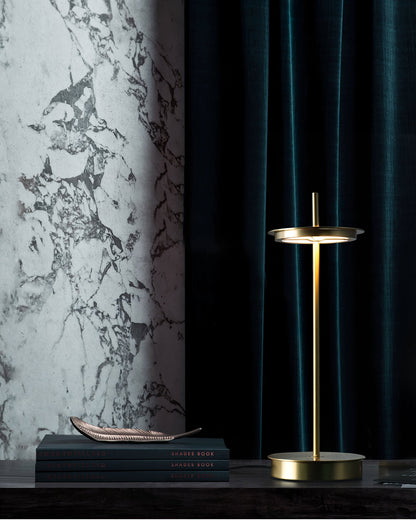GiuliettaLuxe - Bordlampe med subtil charme og intim atmosfære