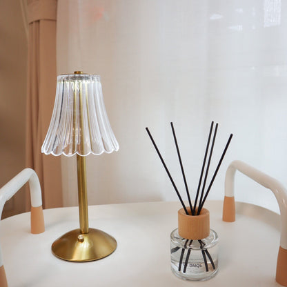 DiamondGlow – Bærbar bordlampe med guldfinish