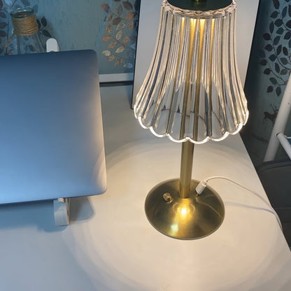 DiamondGlow – Bærbar bordlampe med guldfinish