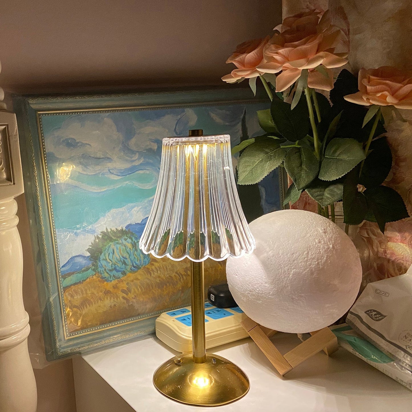DiamondGlow – Bærbar bordlampe med guldfinish