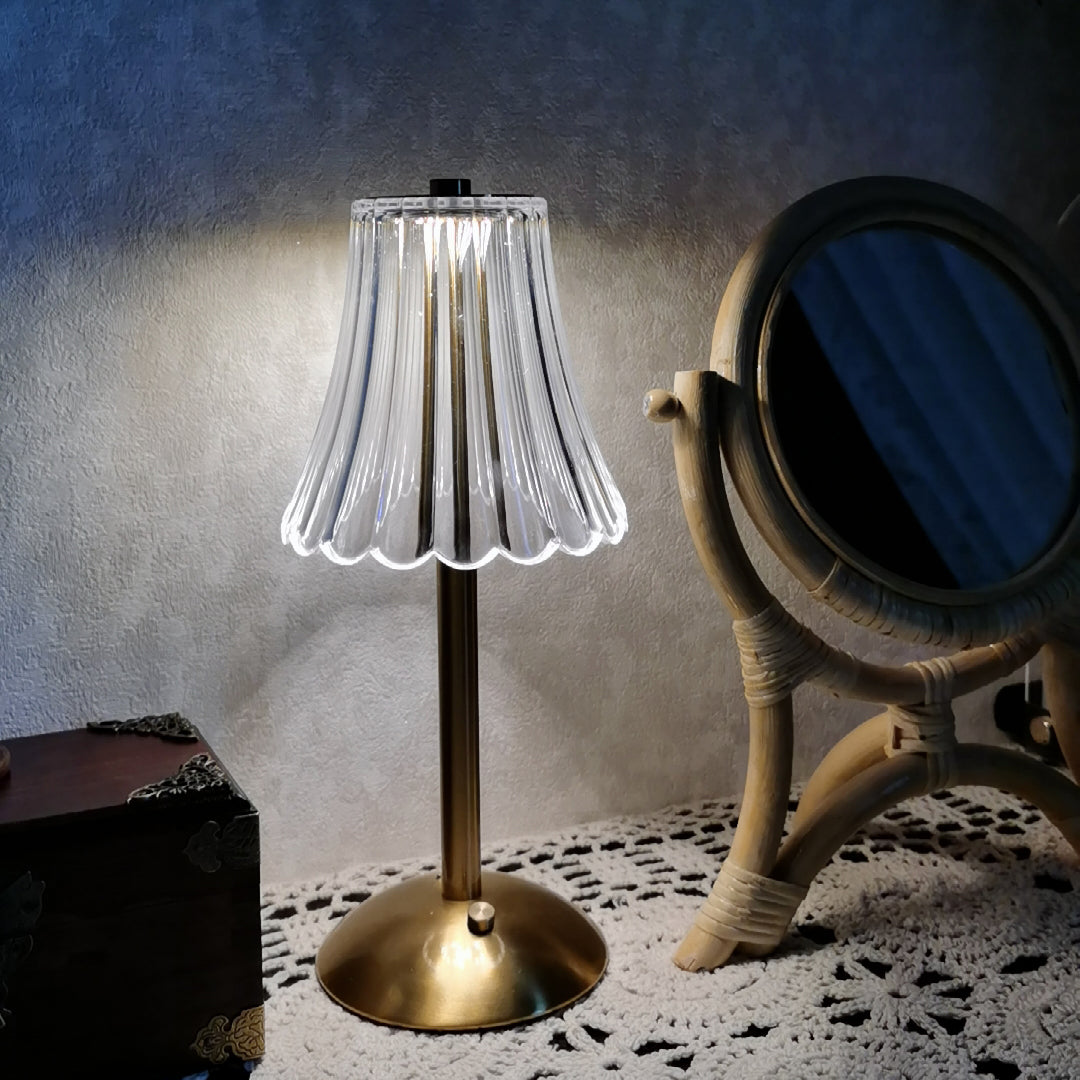 DiamondGlow – Bærbar bordlampe med guldfinish