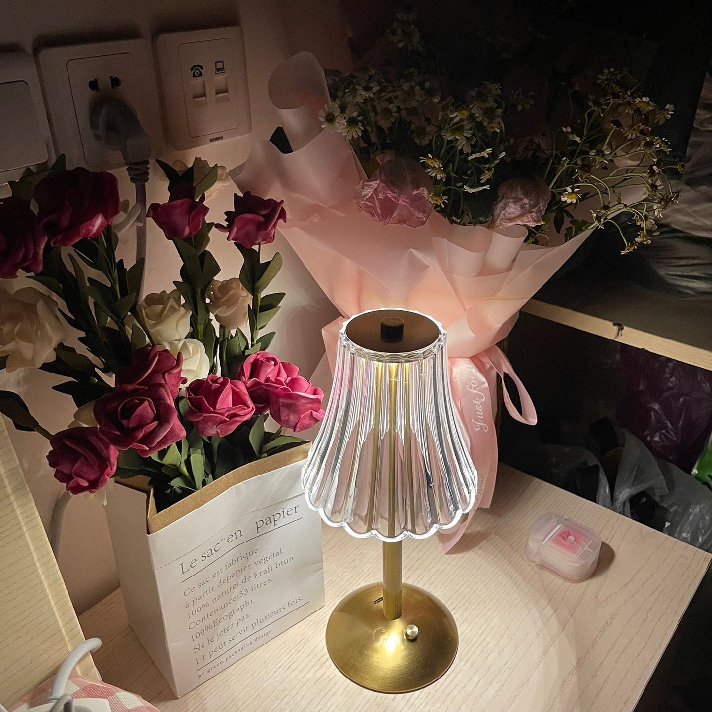 DiamondGlow – Bærbar bordlampe med guldfinish