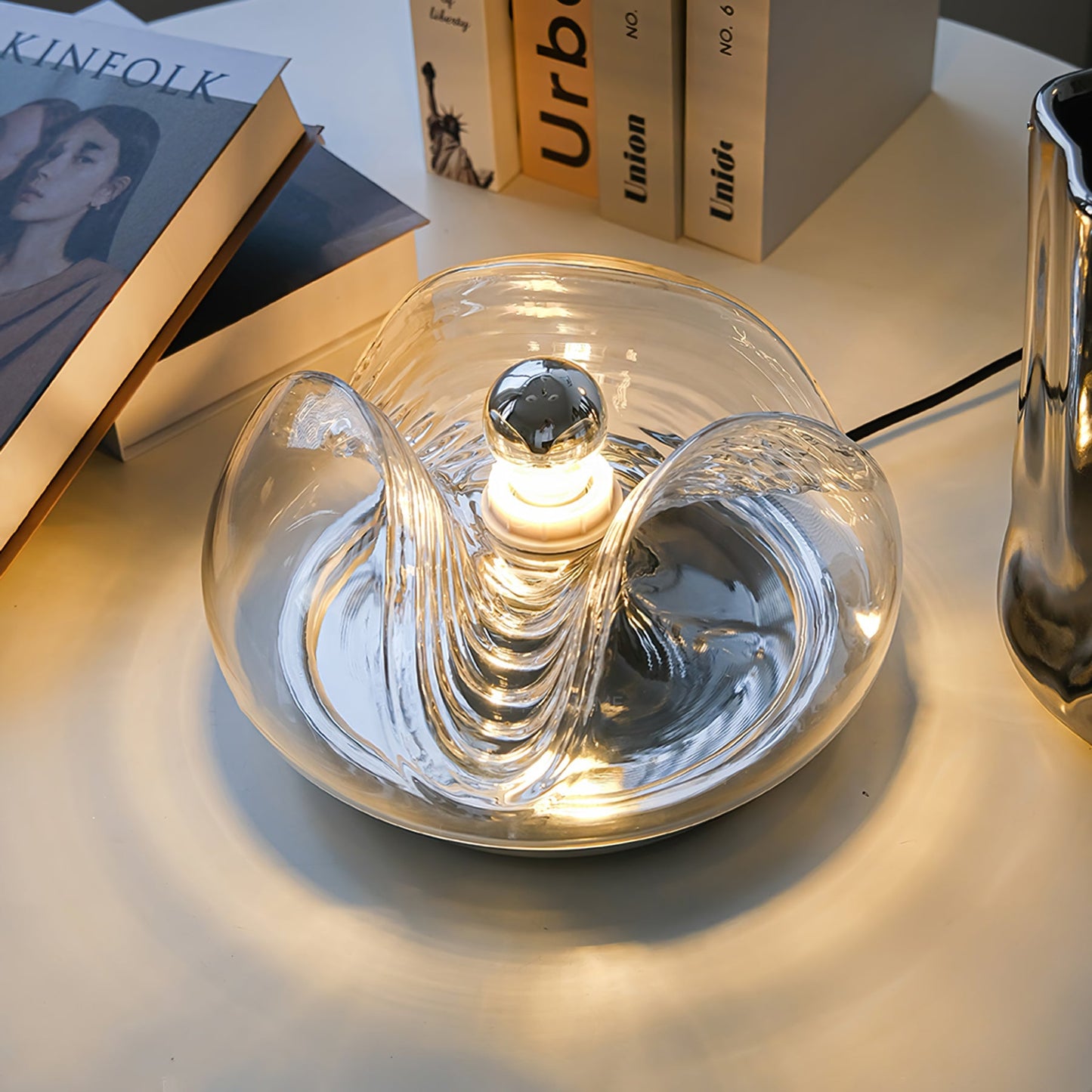 KochGlow - Tafellamp met Wapperende Golven en Stijlvolle Verlichting