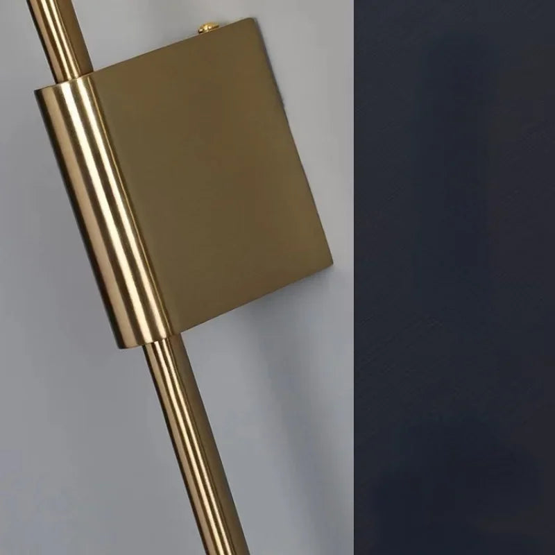 LuxeAura - Elegant gylden væglampe til LED-belysning