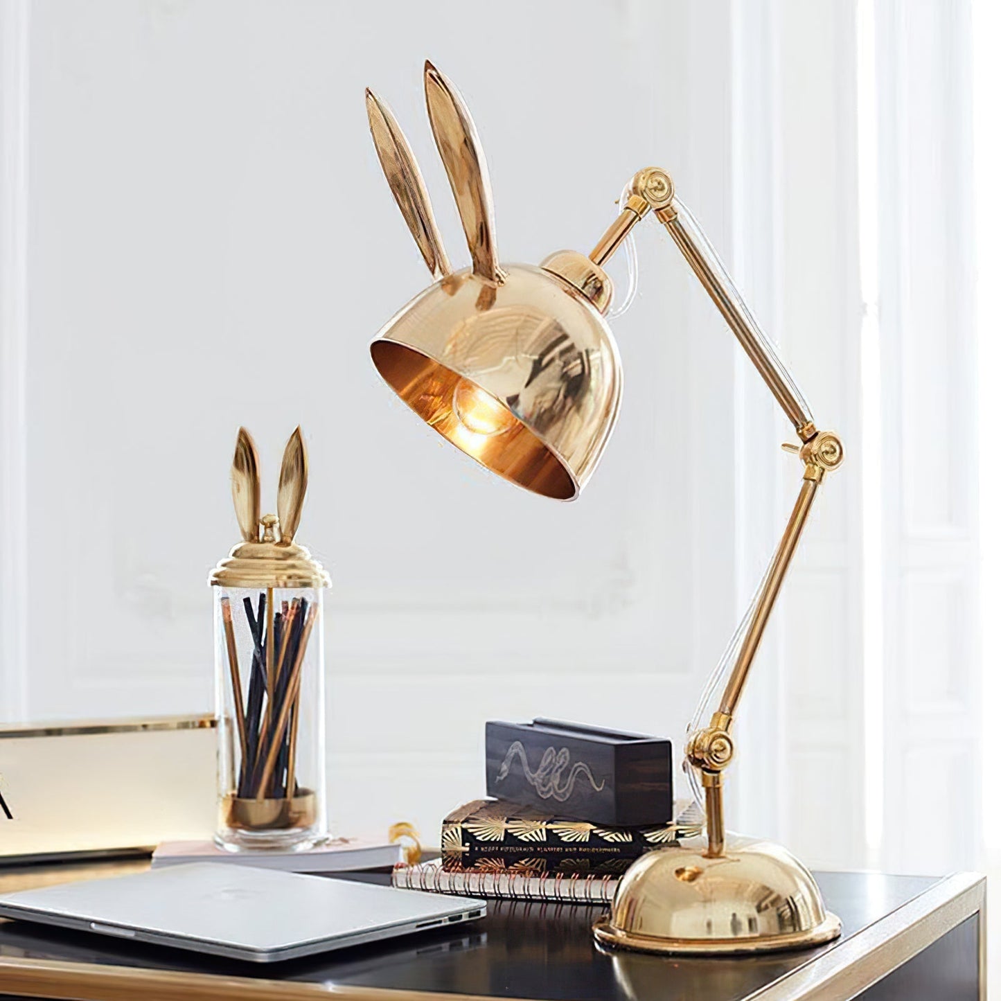 EarCharm - Guld Bordlampe med Kanintema