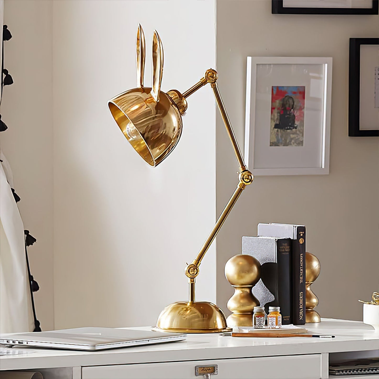 EarCharm - Guld Bordlampe med Kanintema
