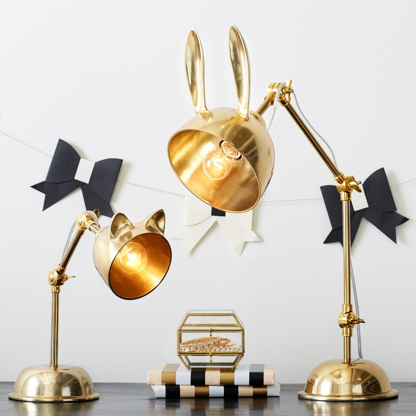 EarCharm - Guld Bordlampe med Kanintema