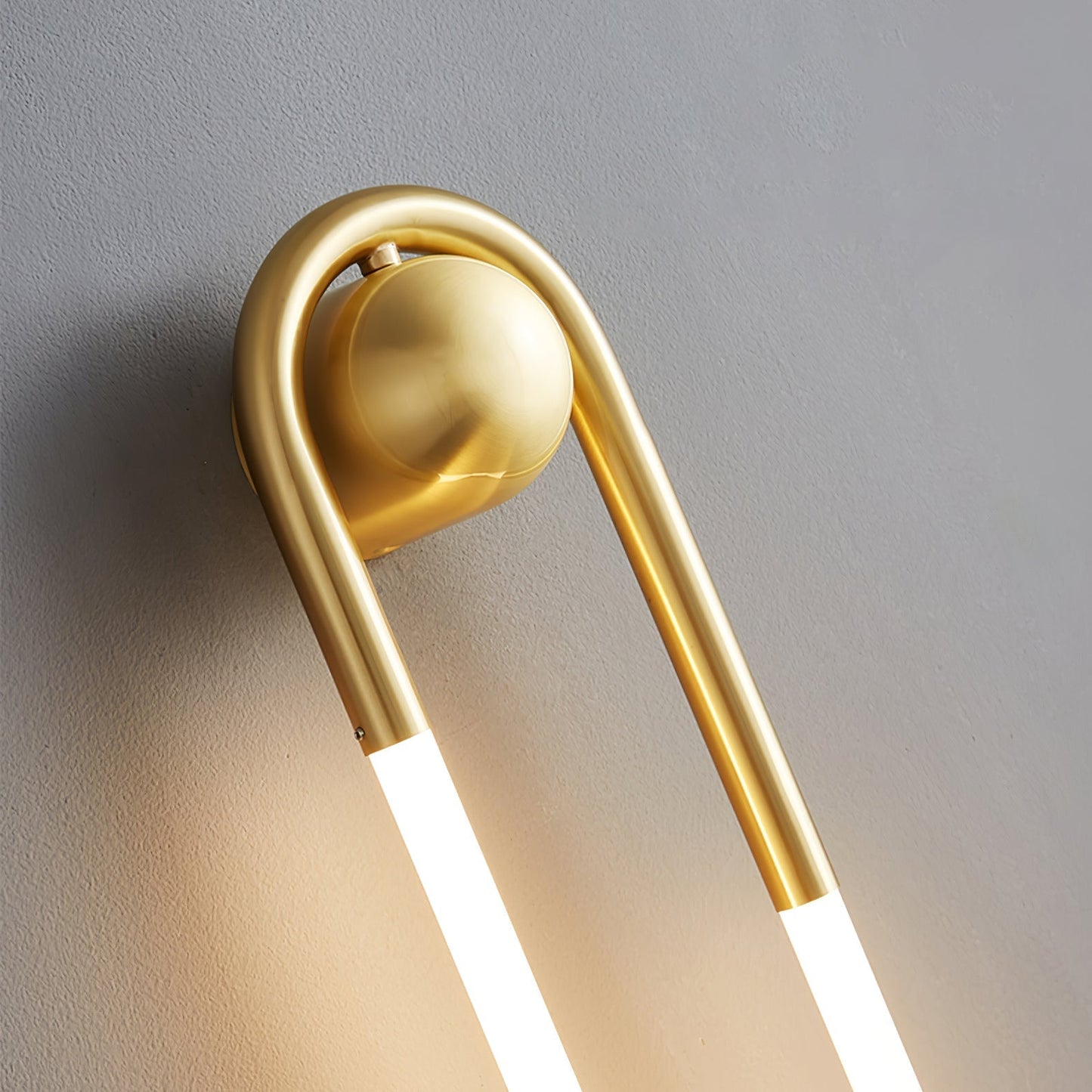 OvalGlow - Minimalistische Wandleuchte in Schwarz und Gold