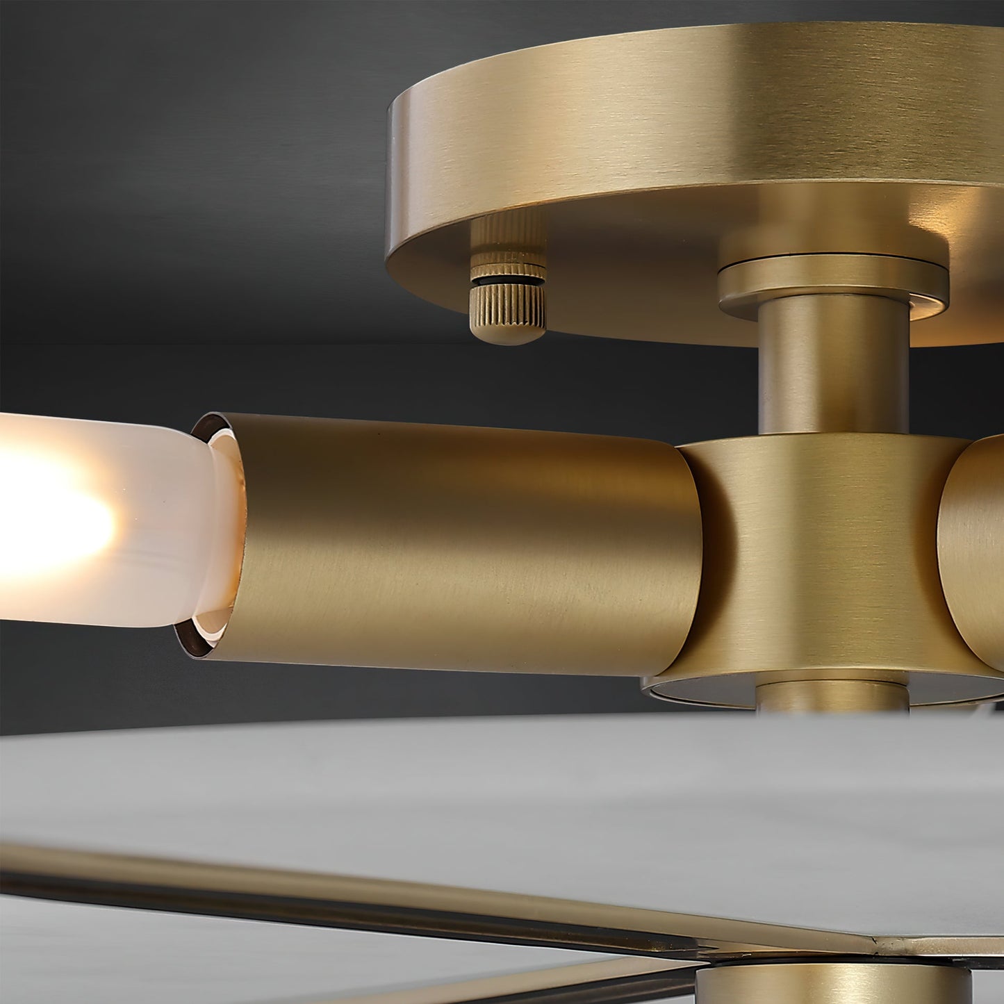 LuxeASO - Deckenlampe mit zeitgenössischem Design und subtiler Beleuchtung