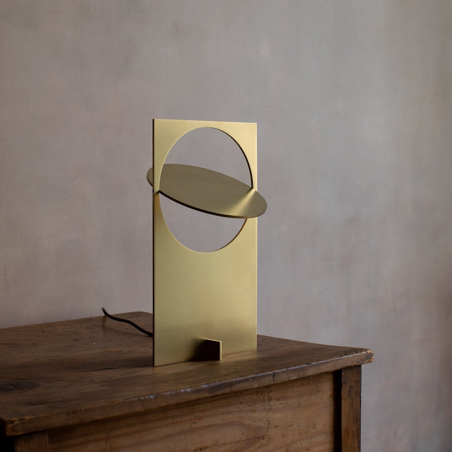 SleekShine - Minimalistisk bordlampe med LED-belysning