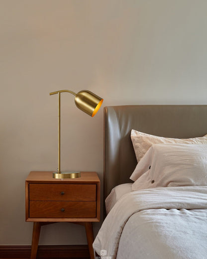 GlowAccent – Funktionel og dekorativ bordlampe i messing