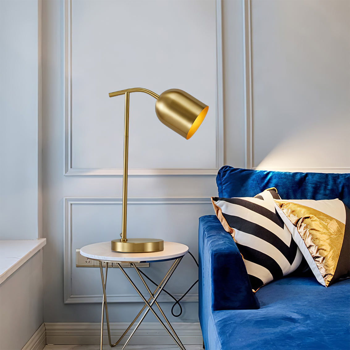 GlowAccent – Funktionel og dekorativ bordlampe i messing