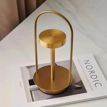 RetroEssence - Vintage bordlampe med tidløs stil
