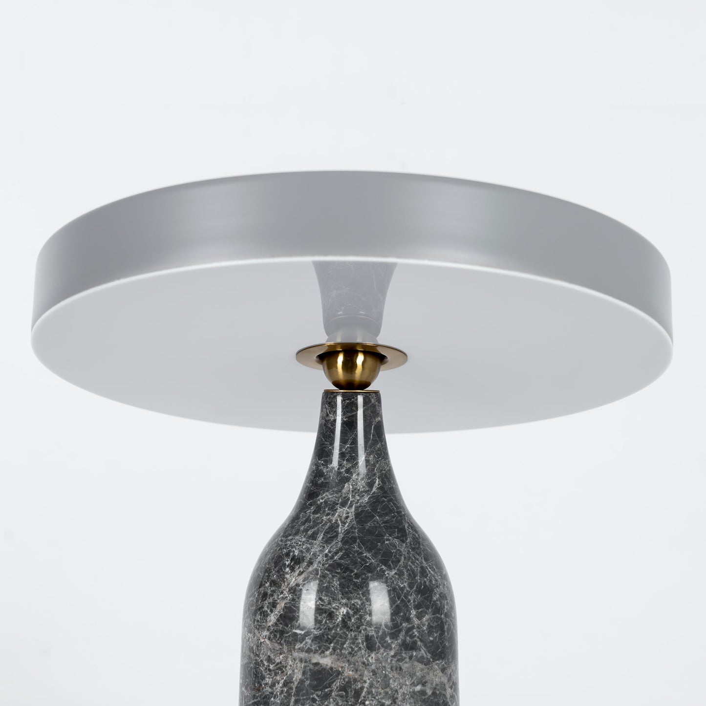 LuxeEddy - Bordlampe med elegant design og subtil lysfordeling