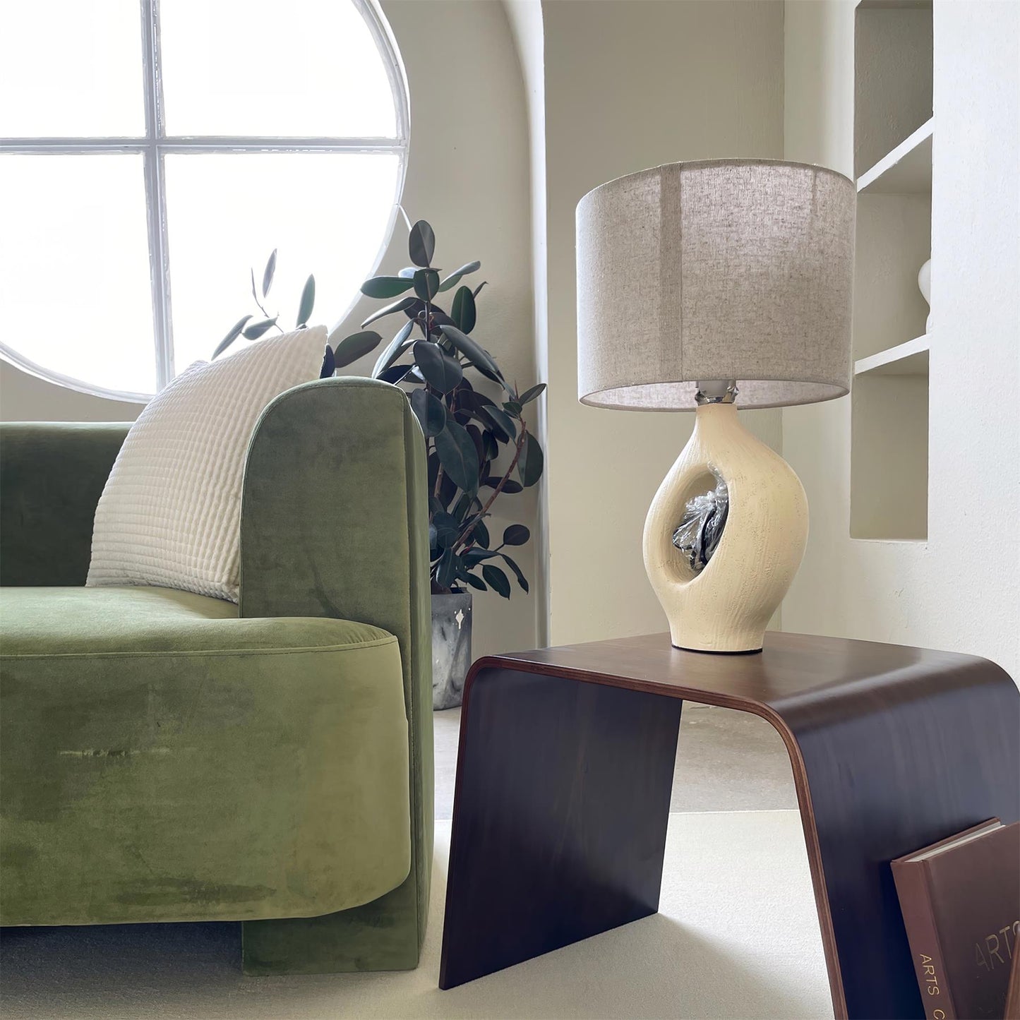 ModernGlow – Harpiks Bordlampe med Linnedskærm