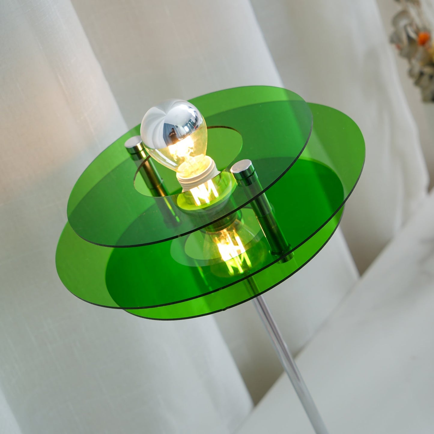 MirroredStyle - Geometrisk UFO Bordlampe