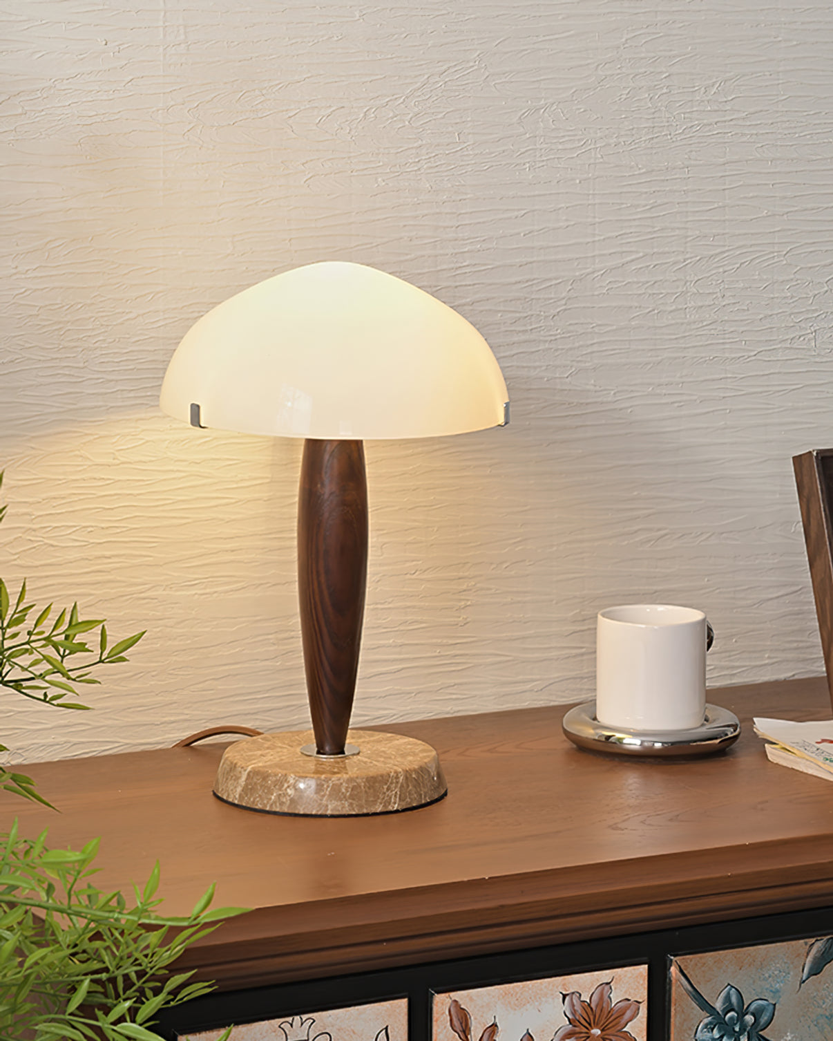ClassicIllume – Bordlampe med kombination af marmor og glas