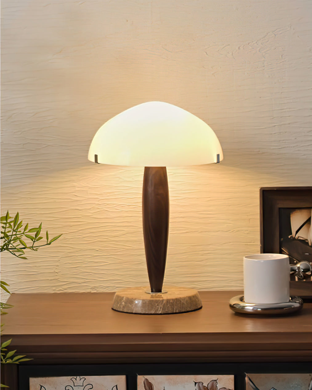 ClassicIllume – Bordlampe med kombination af marmor og glas
