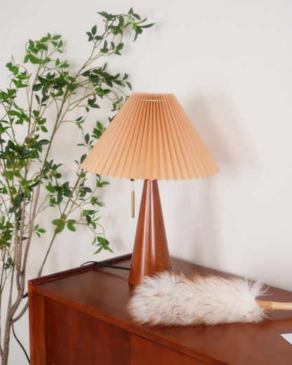 TimberLight - Moderne træ- og metallampe til bord