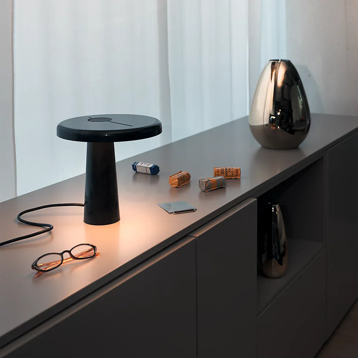 HoopLuxe - Moderne LED-bordlampe med stilfuldt rundt design