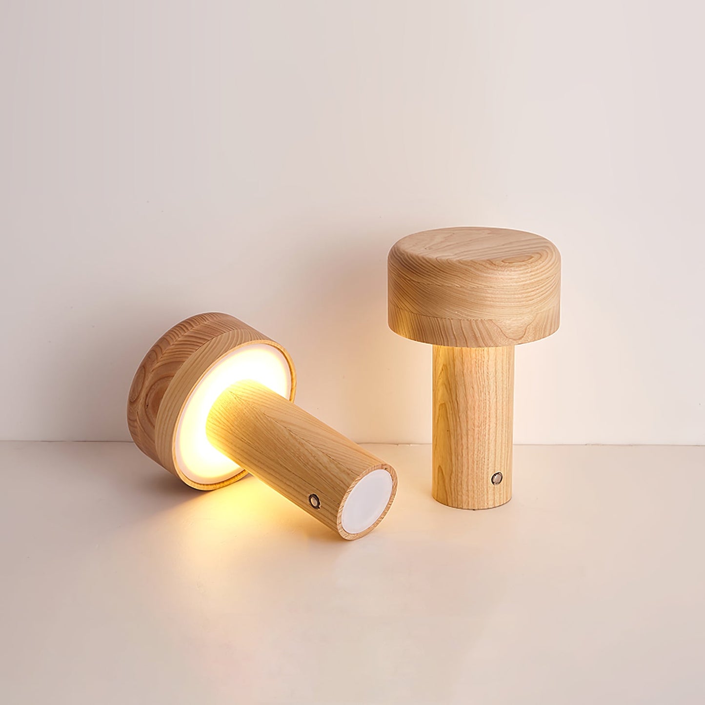 WoodenLuxe - Bordlampe med minimalistisk tårnstil og blødt lys