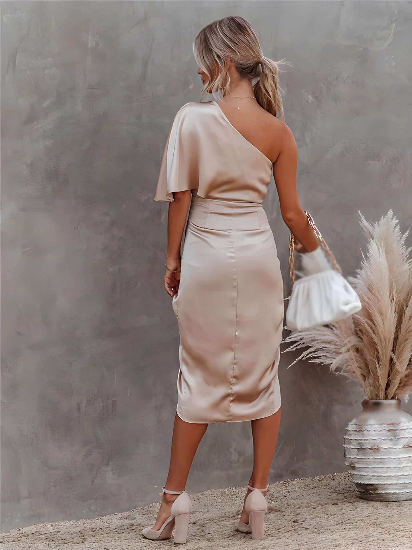 Belle robe de soirée en satin pour femmes – Jessa