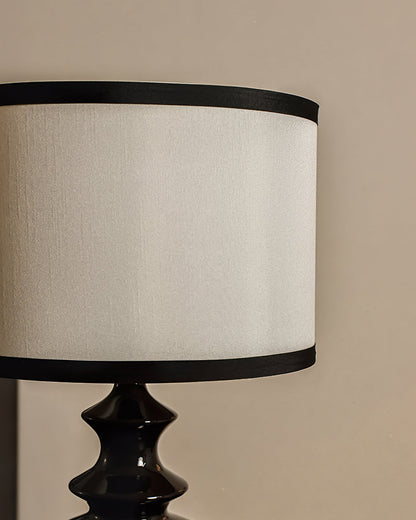 JarrigeLicht - Table Lamp with Vintage Inspired Shape and Subtle Lighting