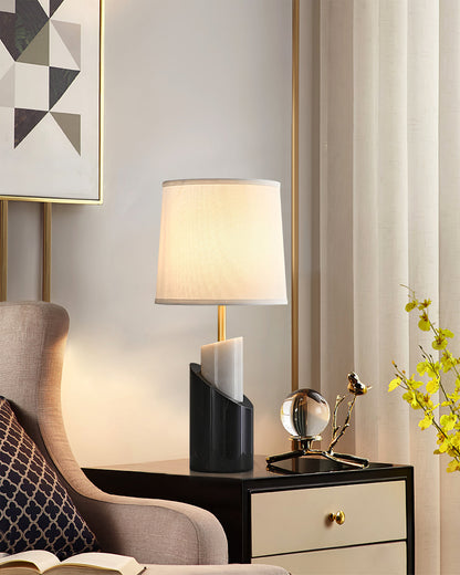 ClassicBrilliance – Marmor bordlampe med messingfinish