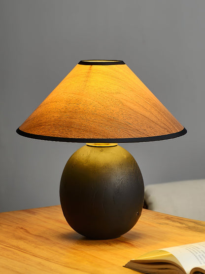 RusticShine - Stilfuld bordlampe i valnød og sort træ